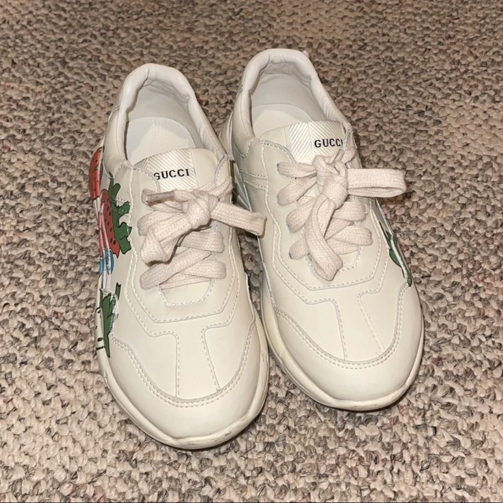 Gucci Shoes - Picture 2 of 3